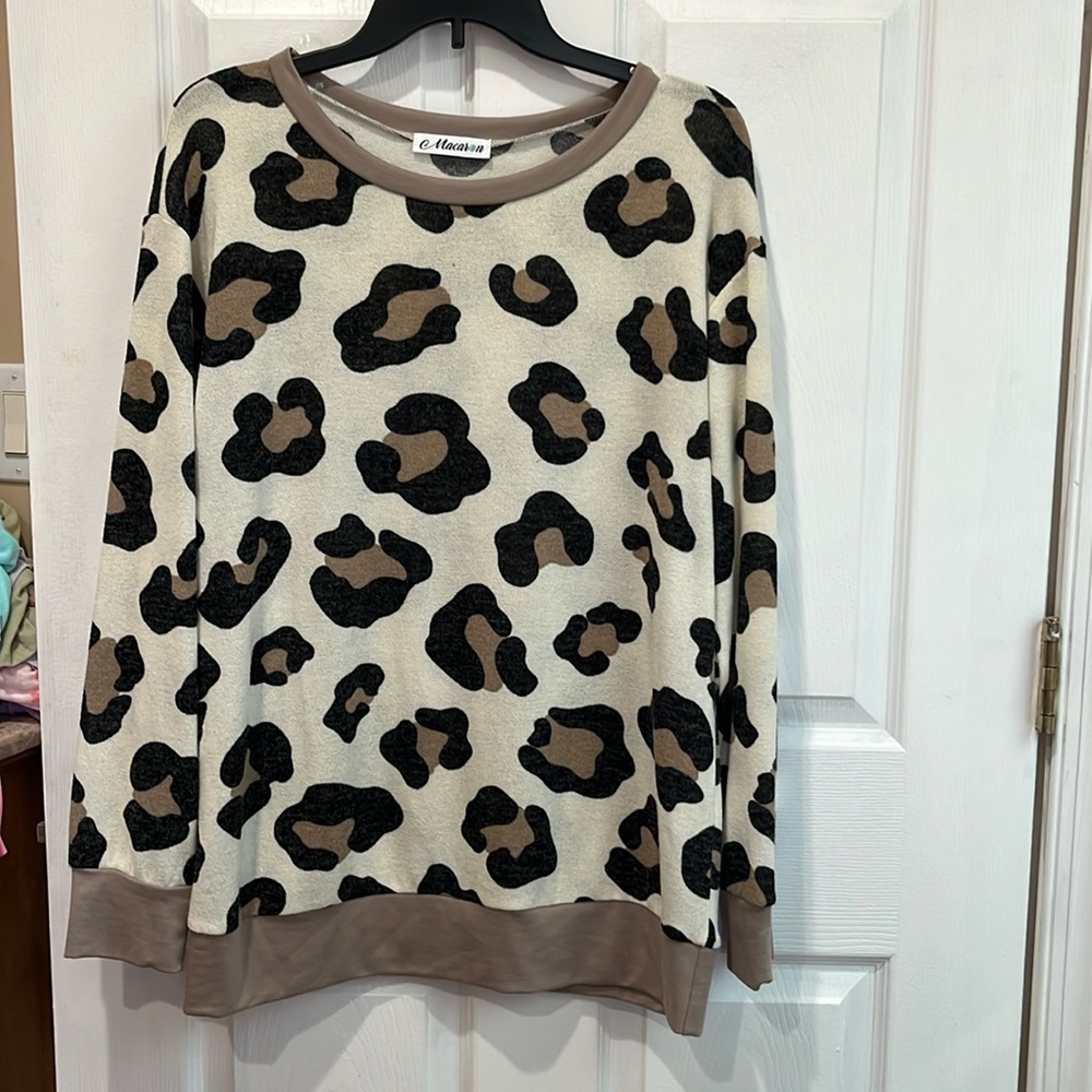 Macaron Leopard long sleeve sweater with light brown trim and on sleeves
